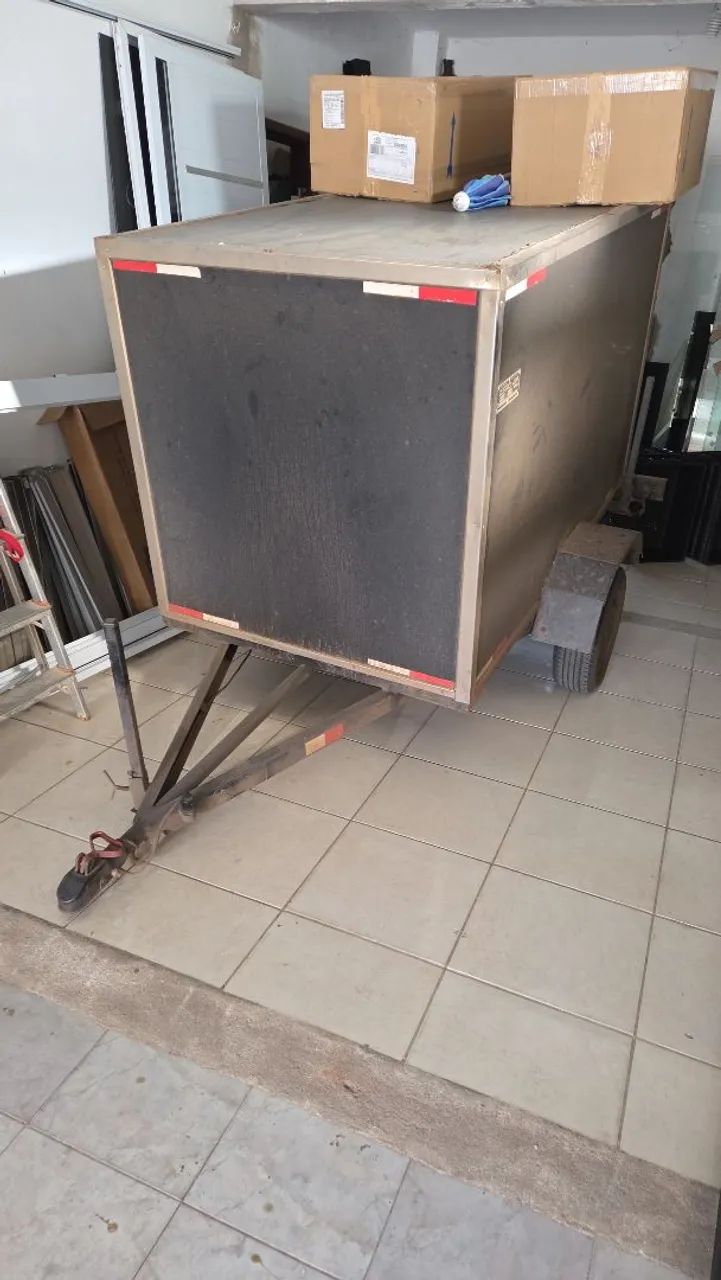 Carretinha baú 2024