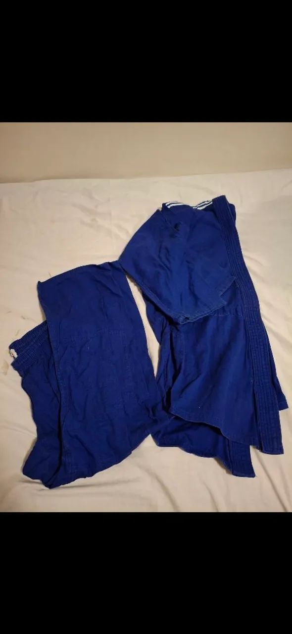 Kimono Judô ou Karatê infantil / juvenil azul Royal com faixa branca - Foto 2