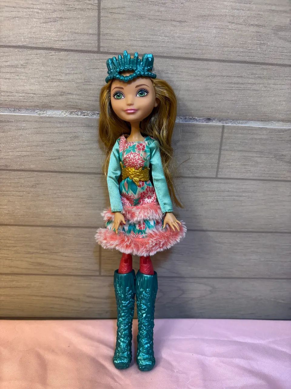 Boneca Ever After High Ashlynn Ella- Epic Winter