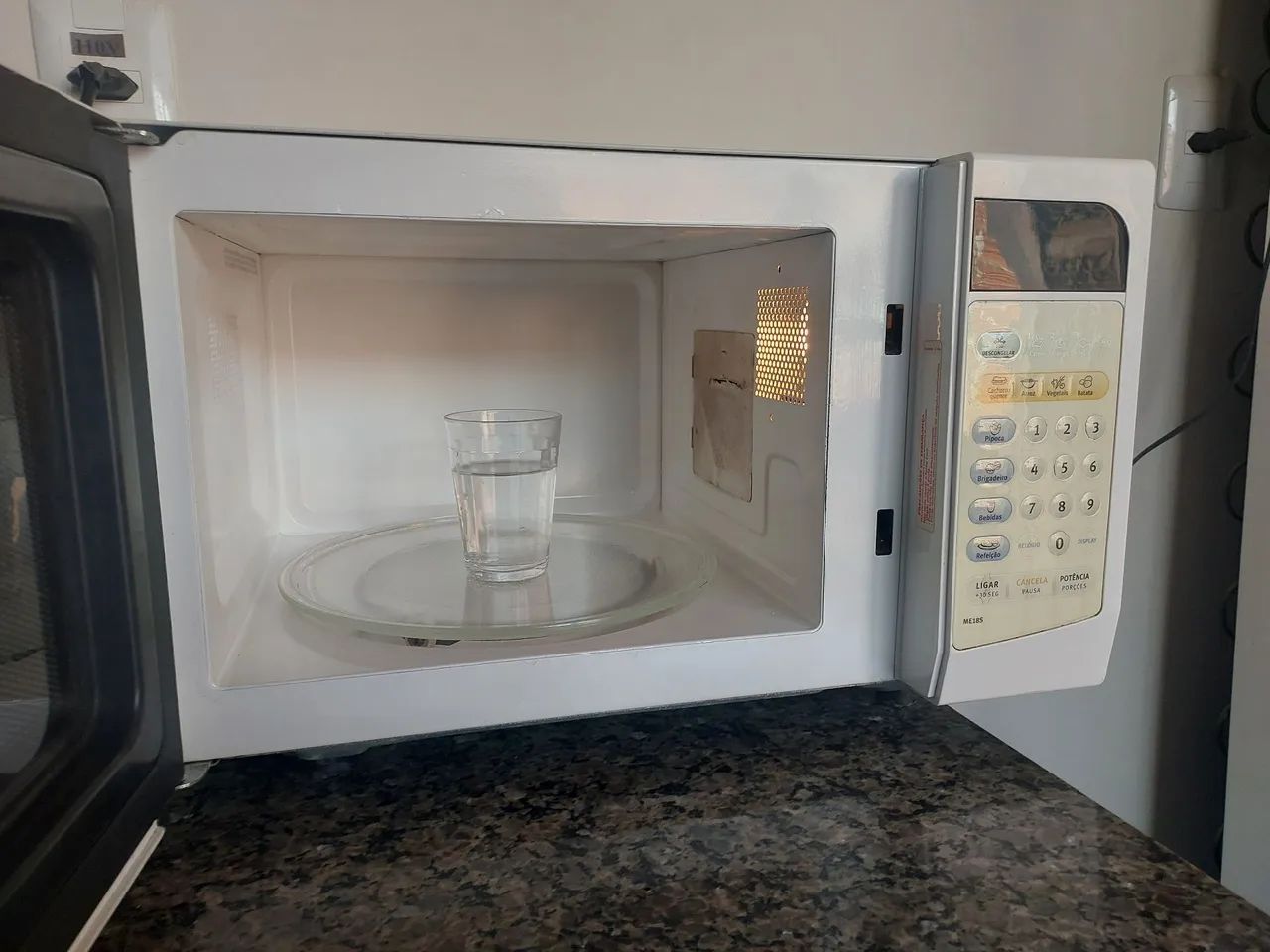 Microondas 220v  - Foto 4