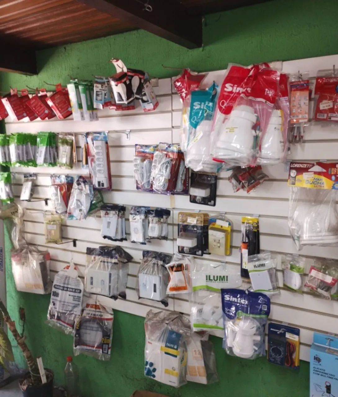 Loja comercial em pleno funcionamento - Bazar de Ferragens, Tintas e Ferramentas - Foto 4