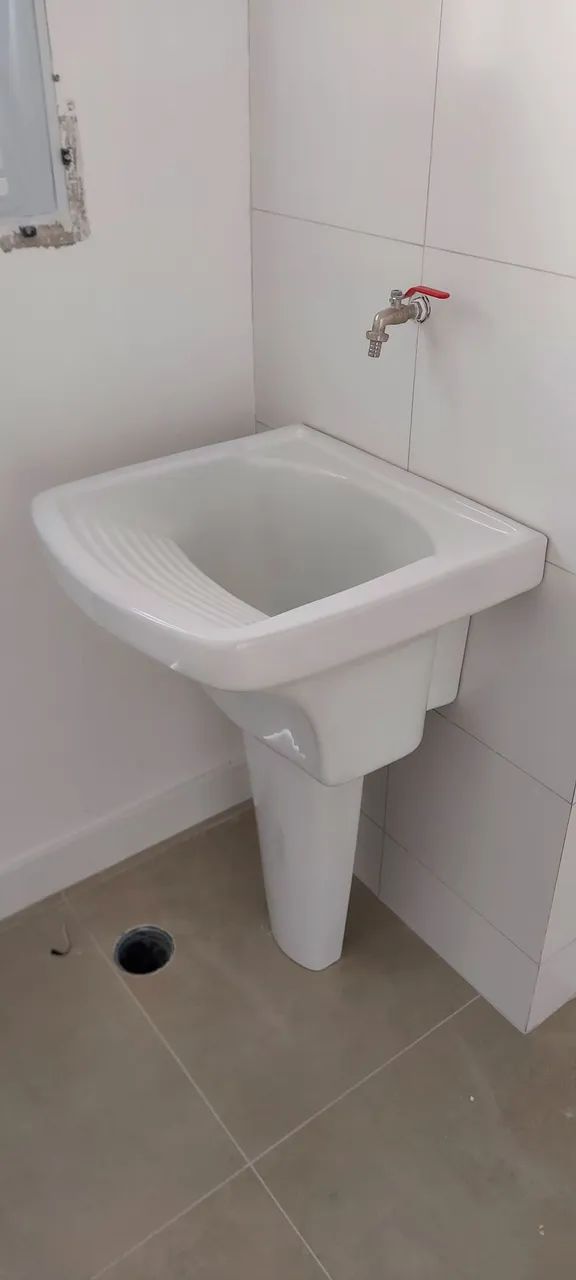 Tanque de Lavar Roupa com Coluna