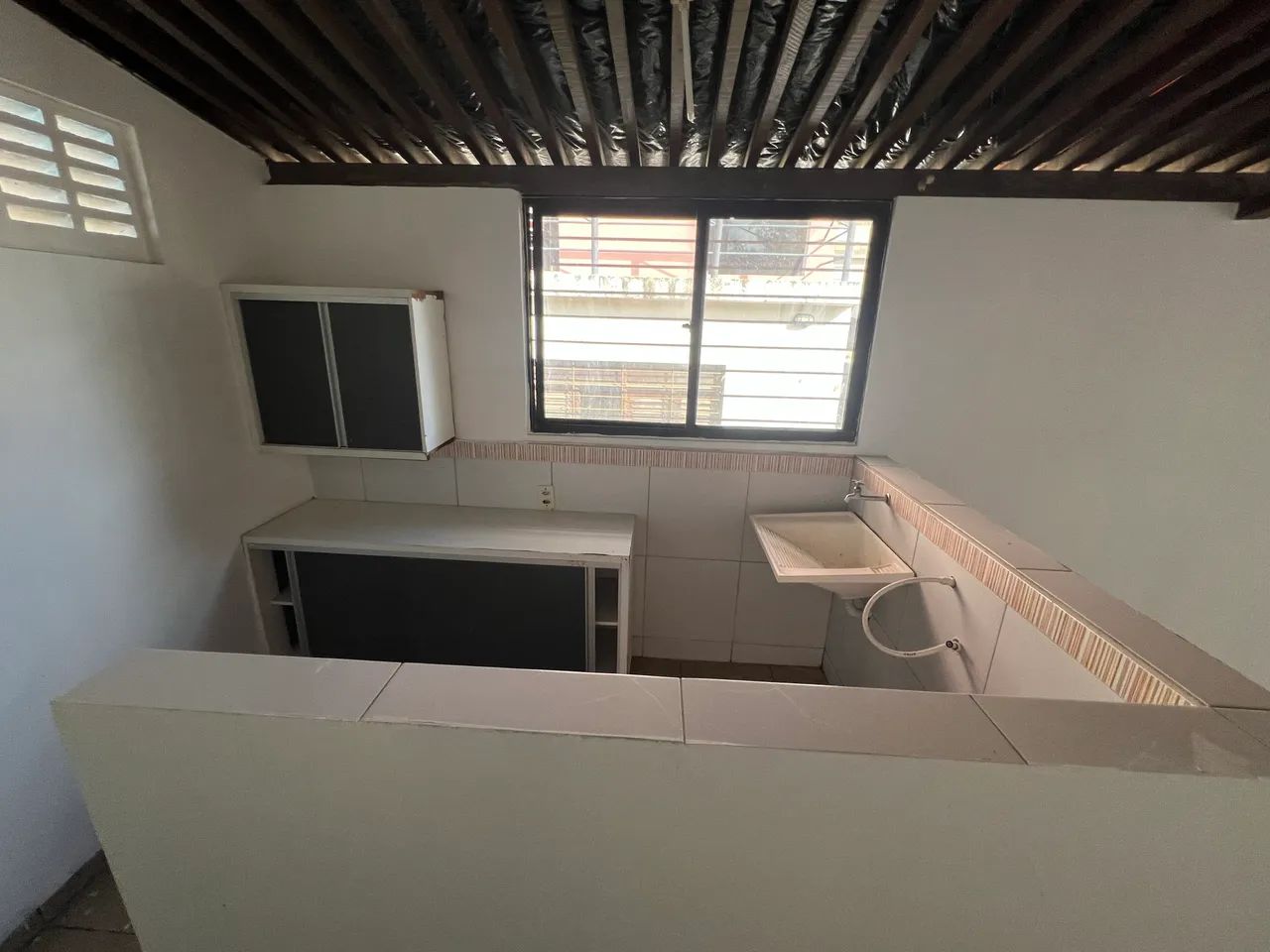 Excelente casa 01 quarto Altiplano