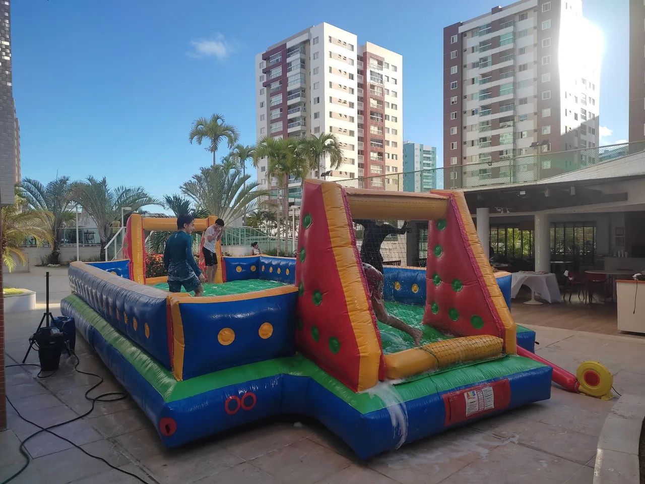Futebol de sabão mais canhão de espuma 