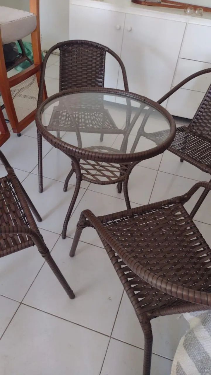 Mesa,com quatro cadeiras! - Foto 4