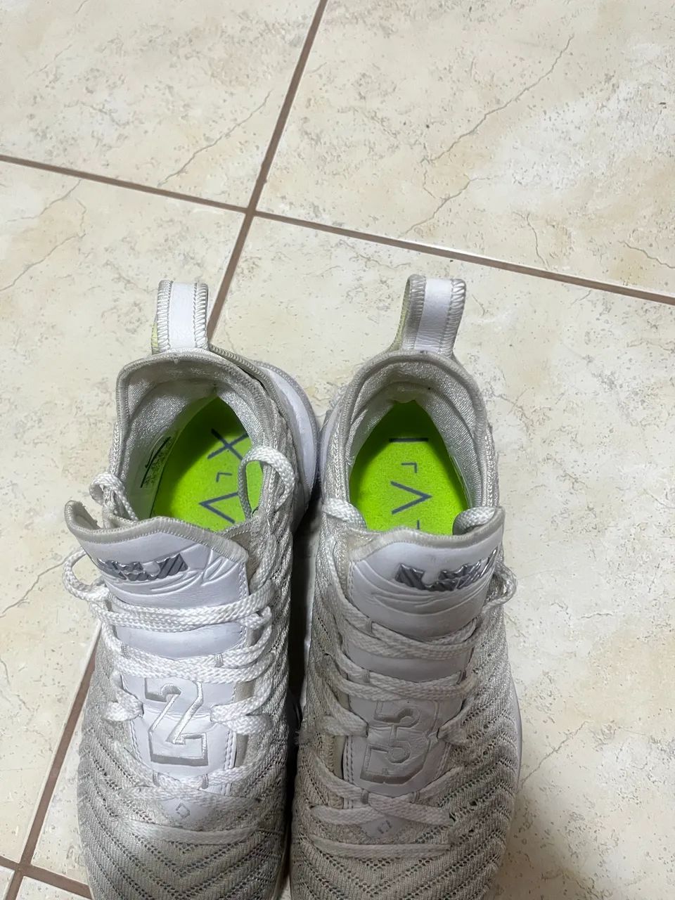 Nike LeBron 16 - Buzz Lightyear - Foto 4