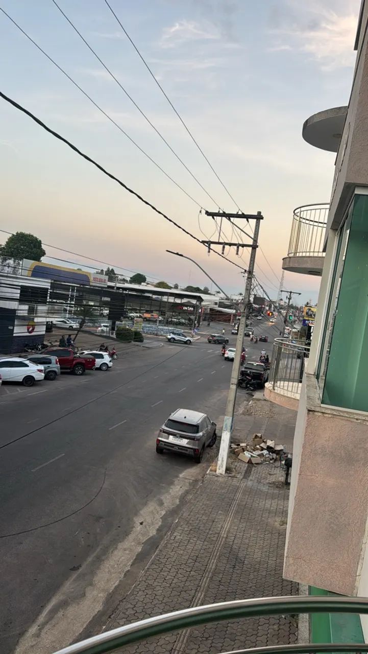 Apartamento no Centro com dois quartos e Ar-condicionado 