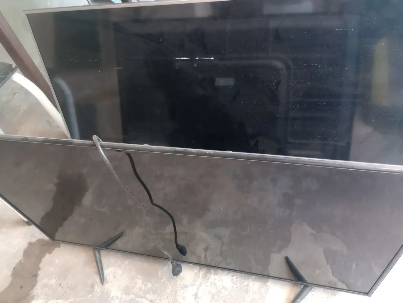 Vendo 12 TVs entre 32 e 50 polegadas com problema na tela o restante funciona 