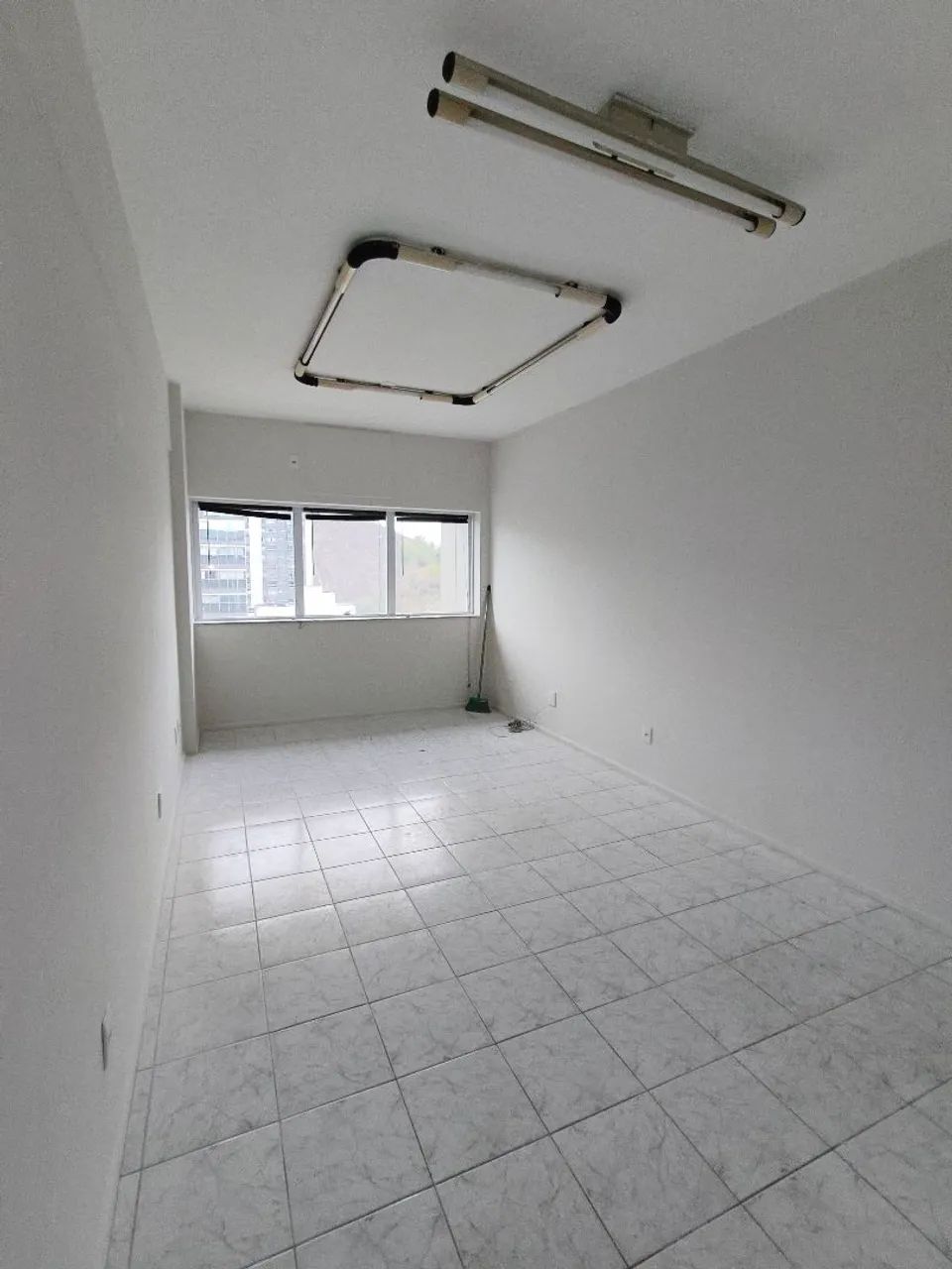 Alugo sala no RS trade tower - Foto 5