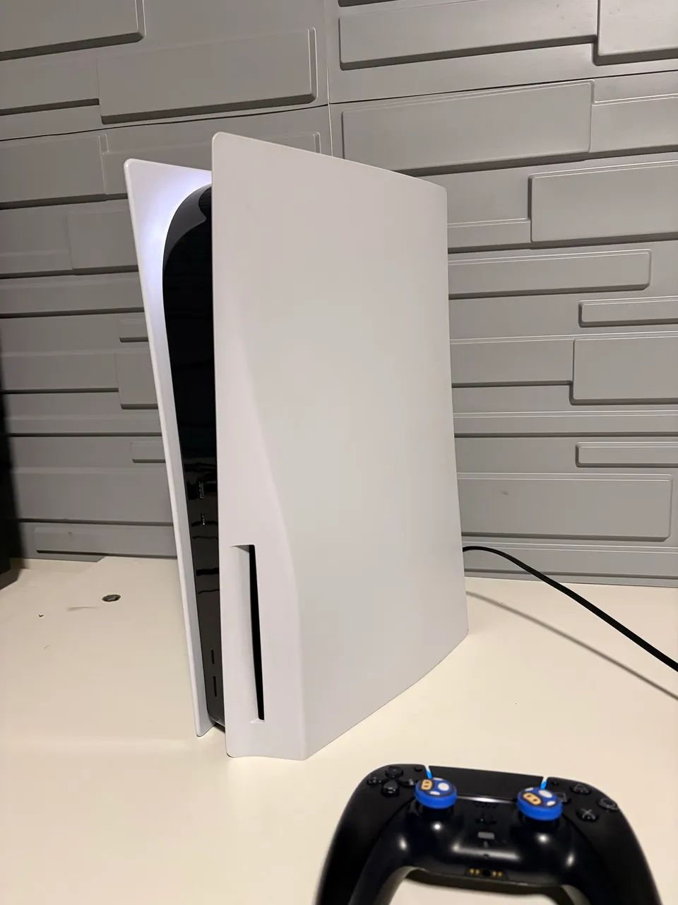 PlayStation 5 com leitor / 2 controles / 825gb - Foto 2
