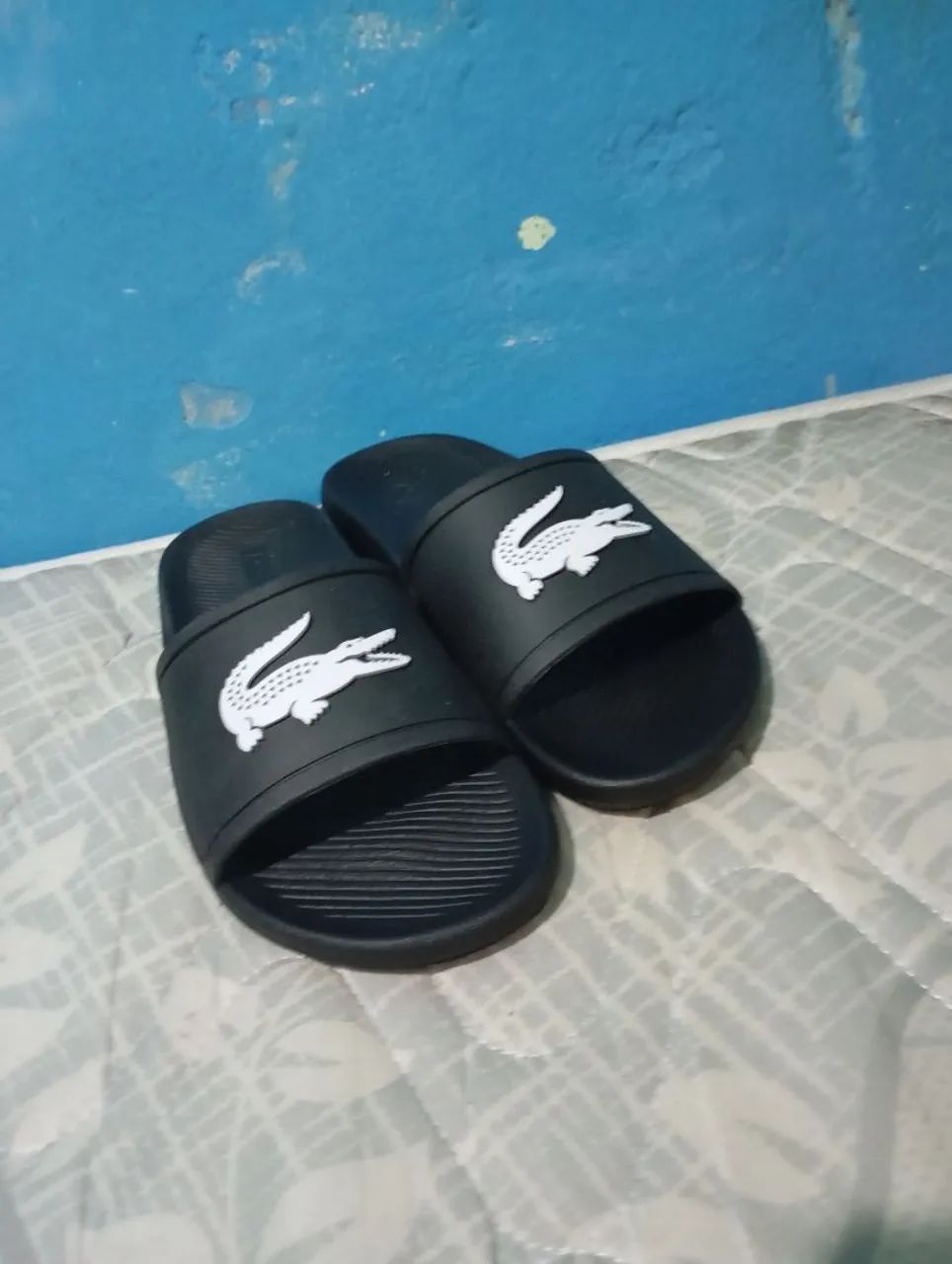 Chinelo Lacoste Croco Slide Preto, usado apenas uma vez. - Foto 4