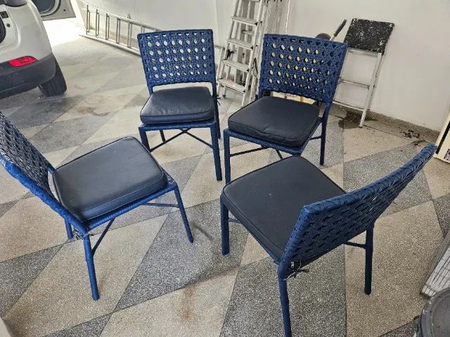 Quatro cadeiras com almofadas - Foto 2