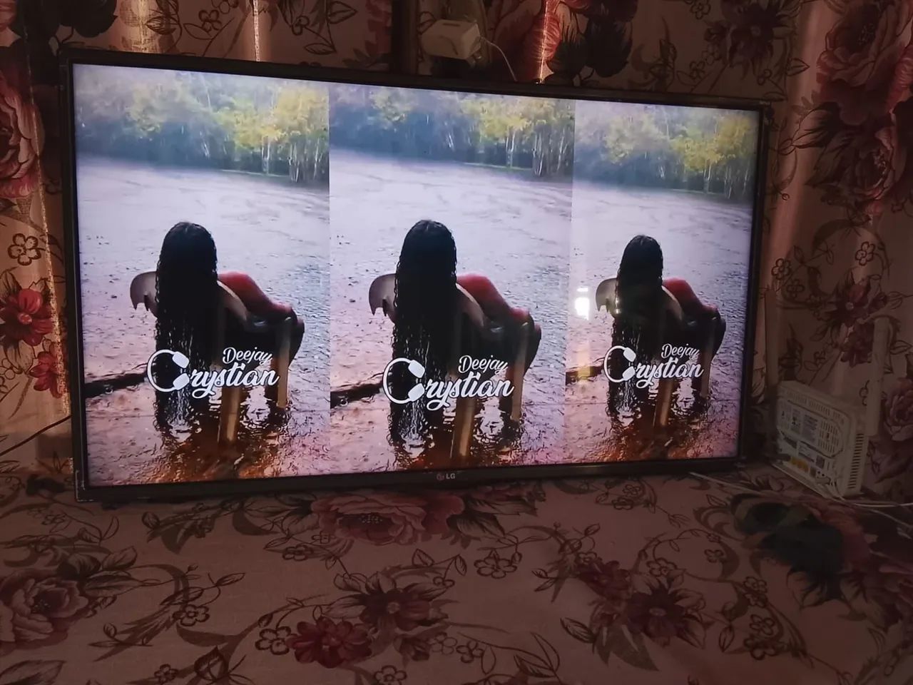 Vendo uma tv 43 polegadas smart meu contato *02