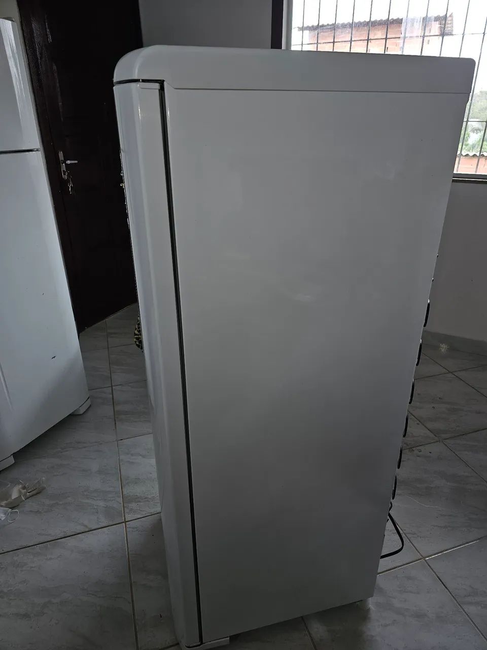 Geladeira Electrolux com defeito mas muito nova. - Foto 4