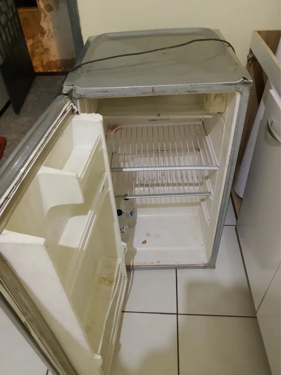 Frigobar Funcionando Perfeitamente - Turbofreezer - Foto 2