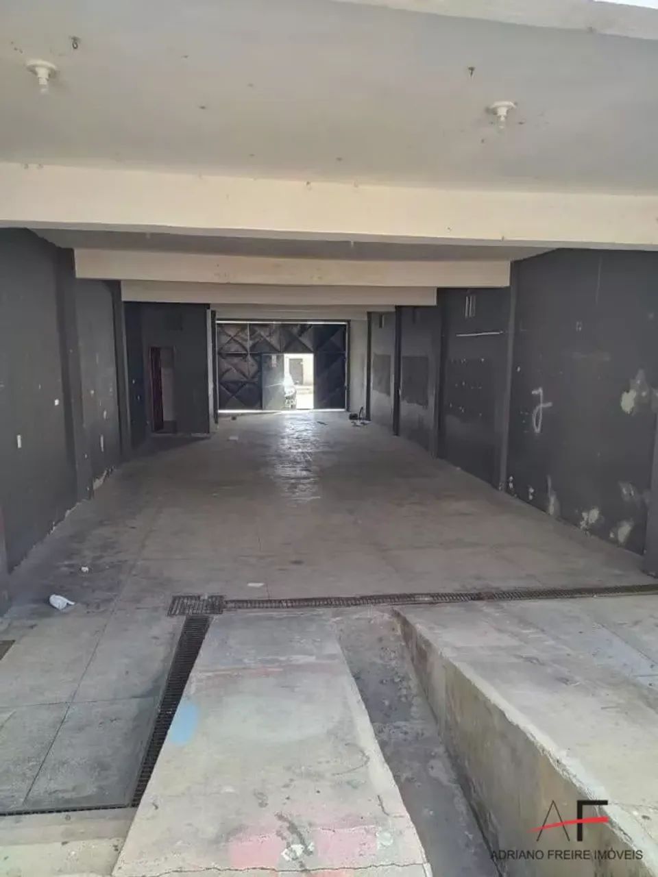 Excelente Ponto Comercial para Venda no Siqueira - Foto 2