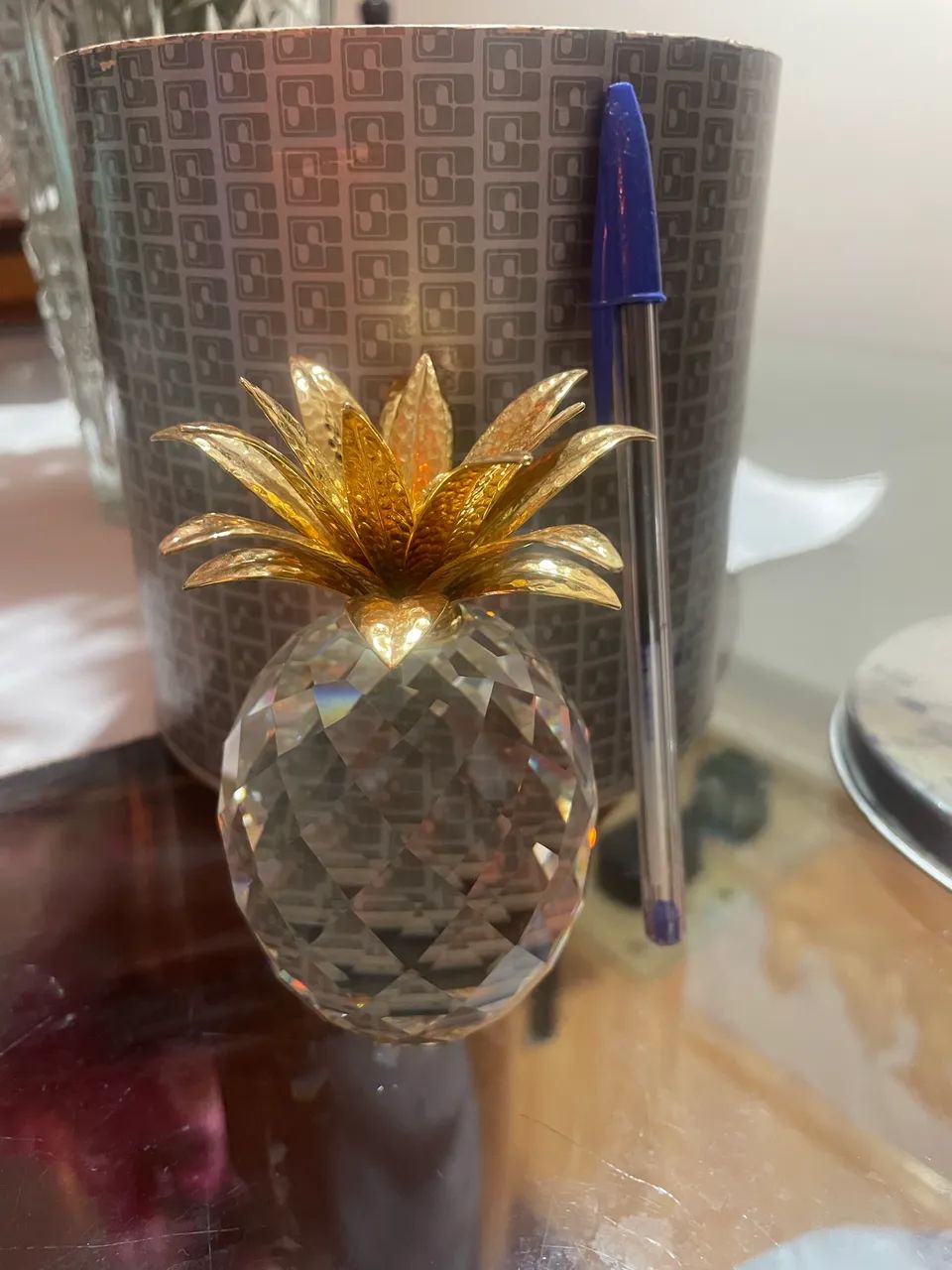 Enorme e pesado  Abacaxi  em cristal Swarovski 