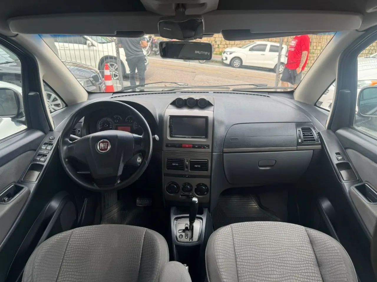 Fiat Idea Adv./ Adv.lock.dualogic 1.8 Flex 5P 2011 - Foto 5