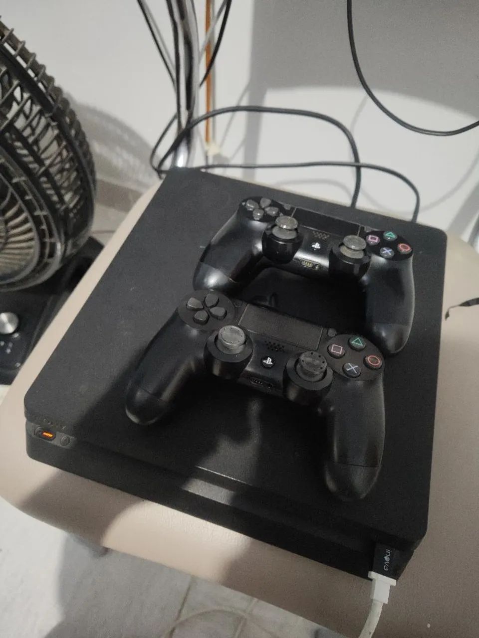 PS4 slim 