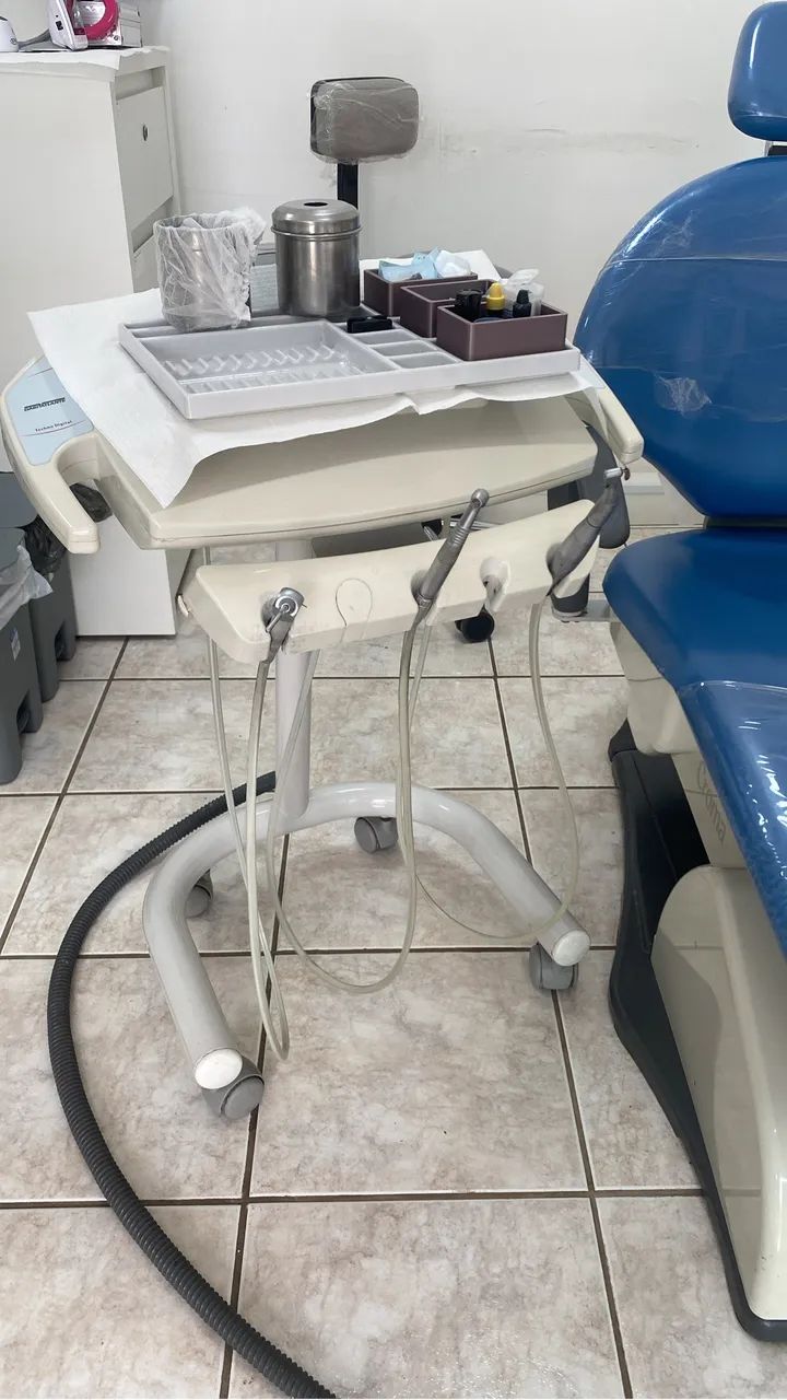 Cadeira de dentista semi nova  - Foto 2
