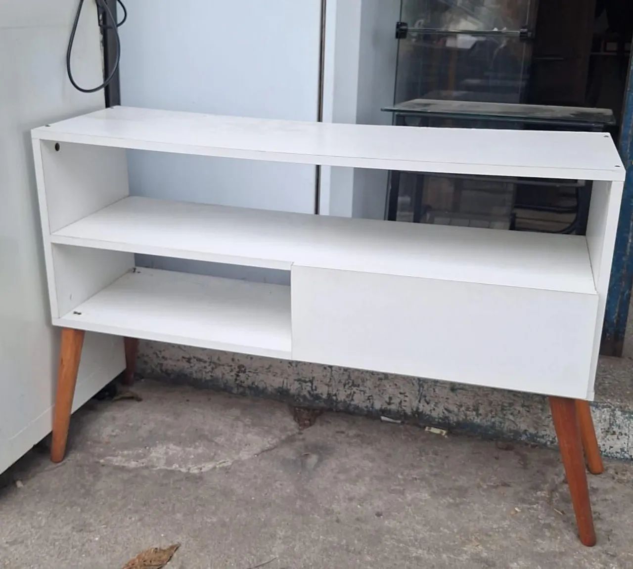 Rack de mdf branco em bom estado. 