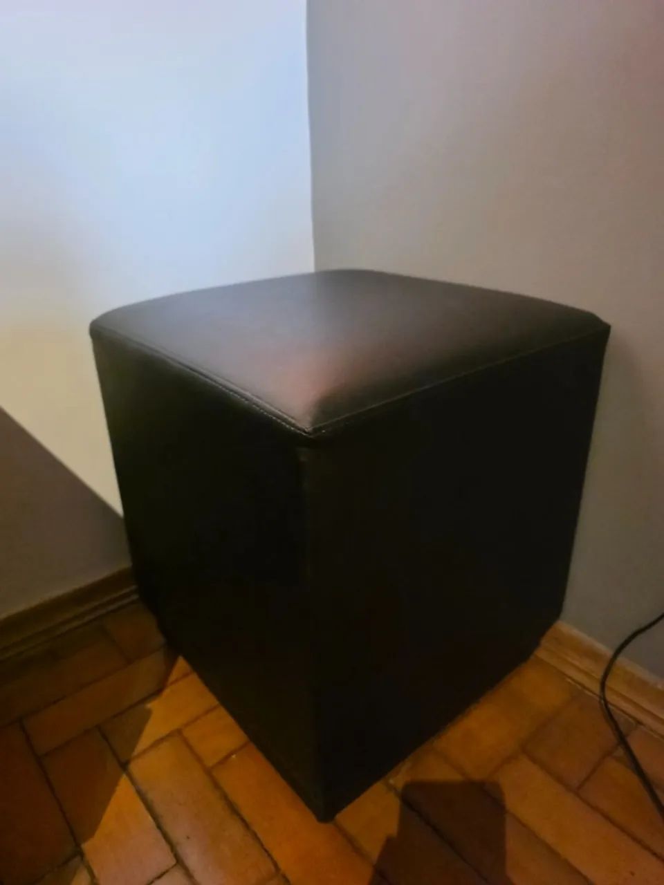 Três puffs de curvim preto - Foto 3