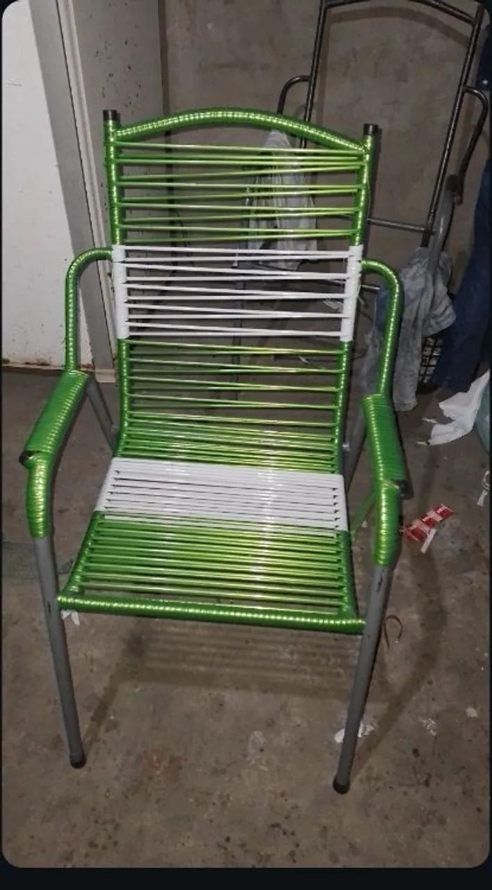 Vende-se cadeira de macarrão 