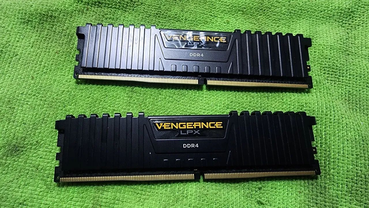Memoria DDR4  16GB 3200 - Foto 3
