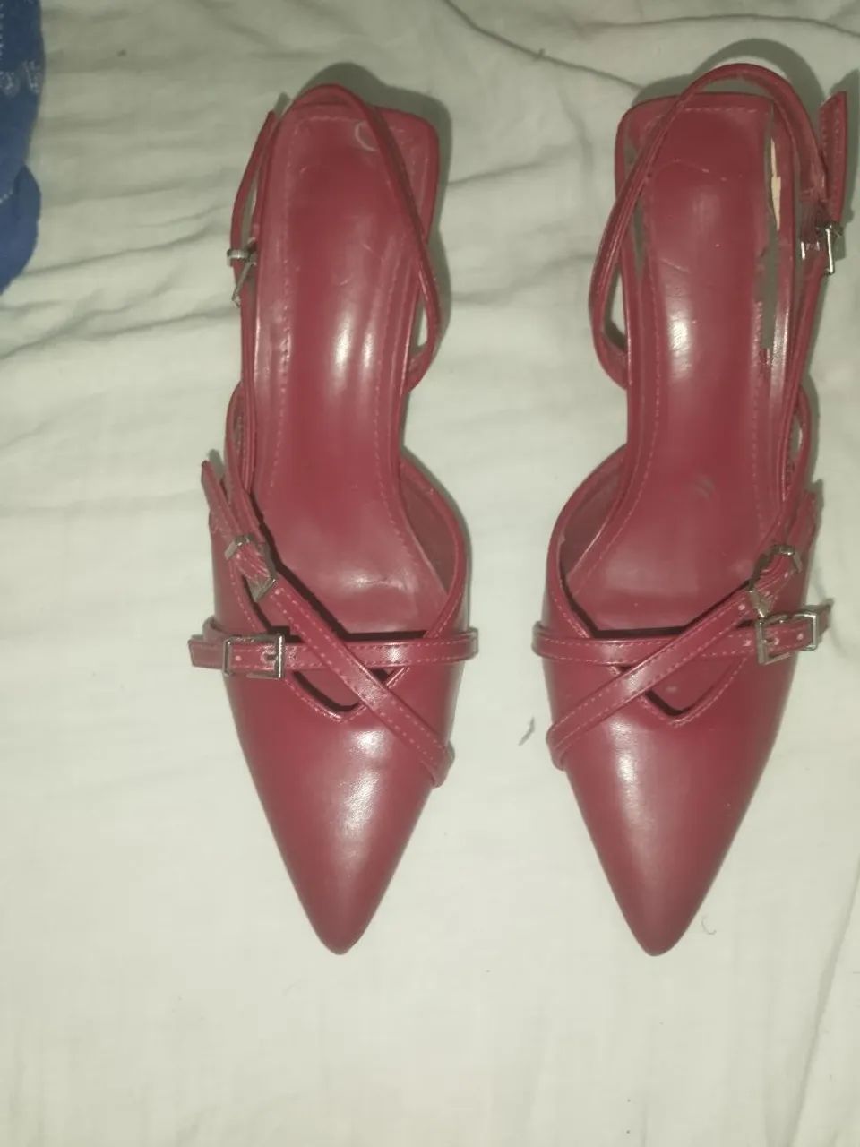 Sapato com salto baixo vermelho 