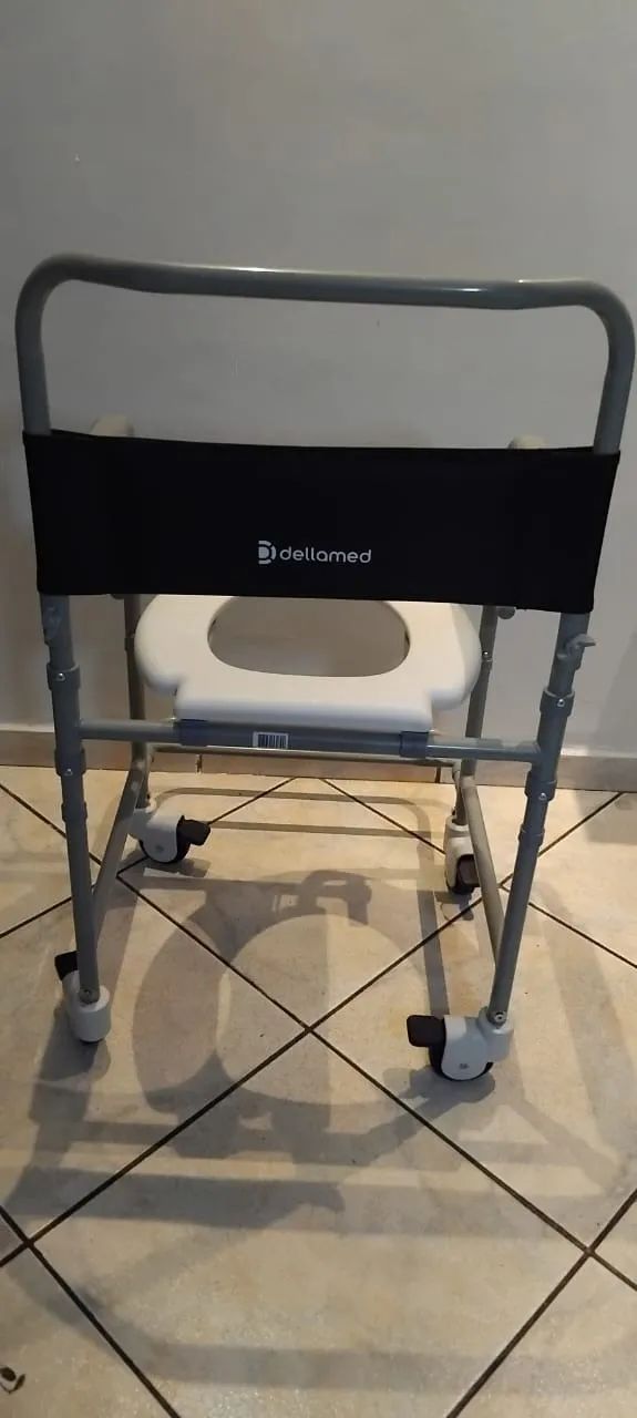 Cadeira de Banho Dellamed 120 Kg - Foto 2