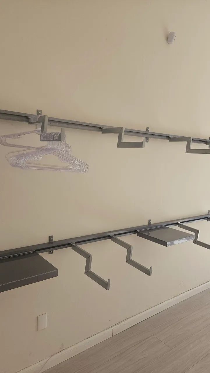 Sistema Expositor Modular Completo  para Loja em Aço - Trilhos, Ganchos e Prateleiras - Foto 3