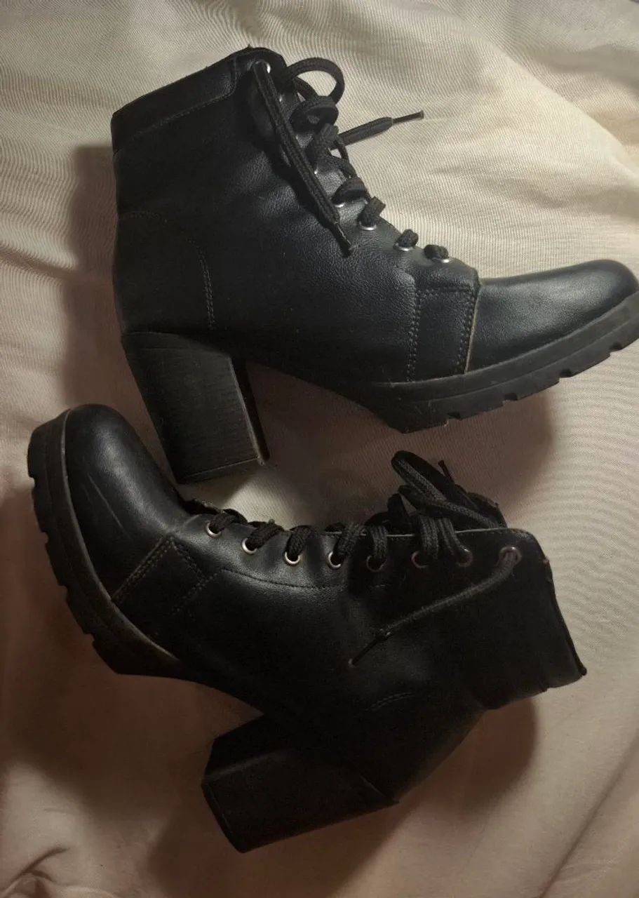 Coturno Feminino com Salto 