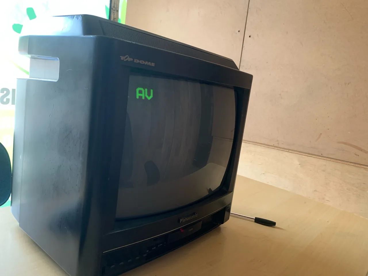 TV PANASONIC TRC