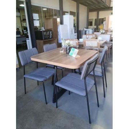 Mesa T Amadeirado c 4 cadeiras lou