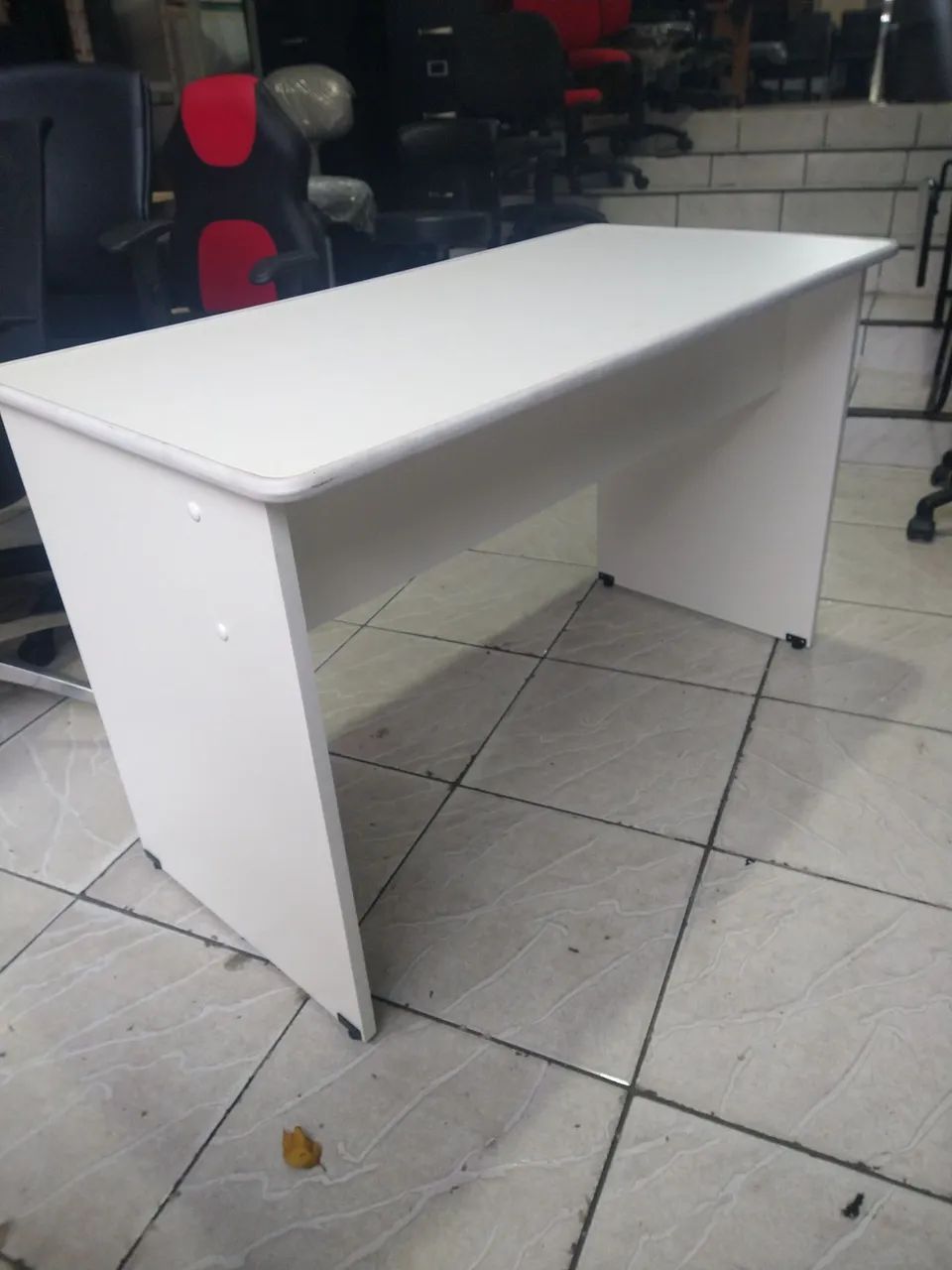 Mesa reta com gavetas NOVA  - Foto 3