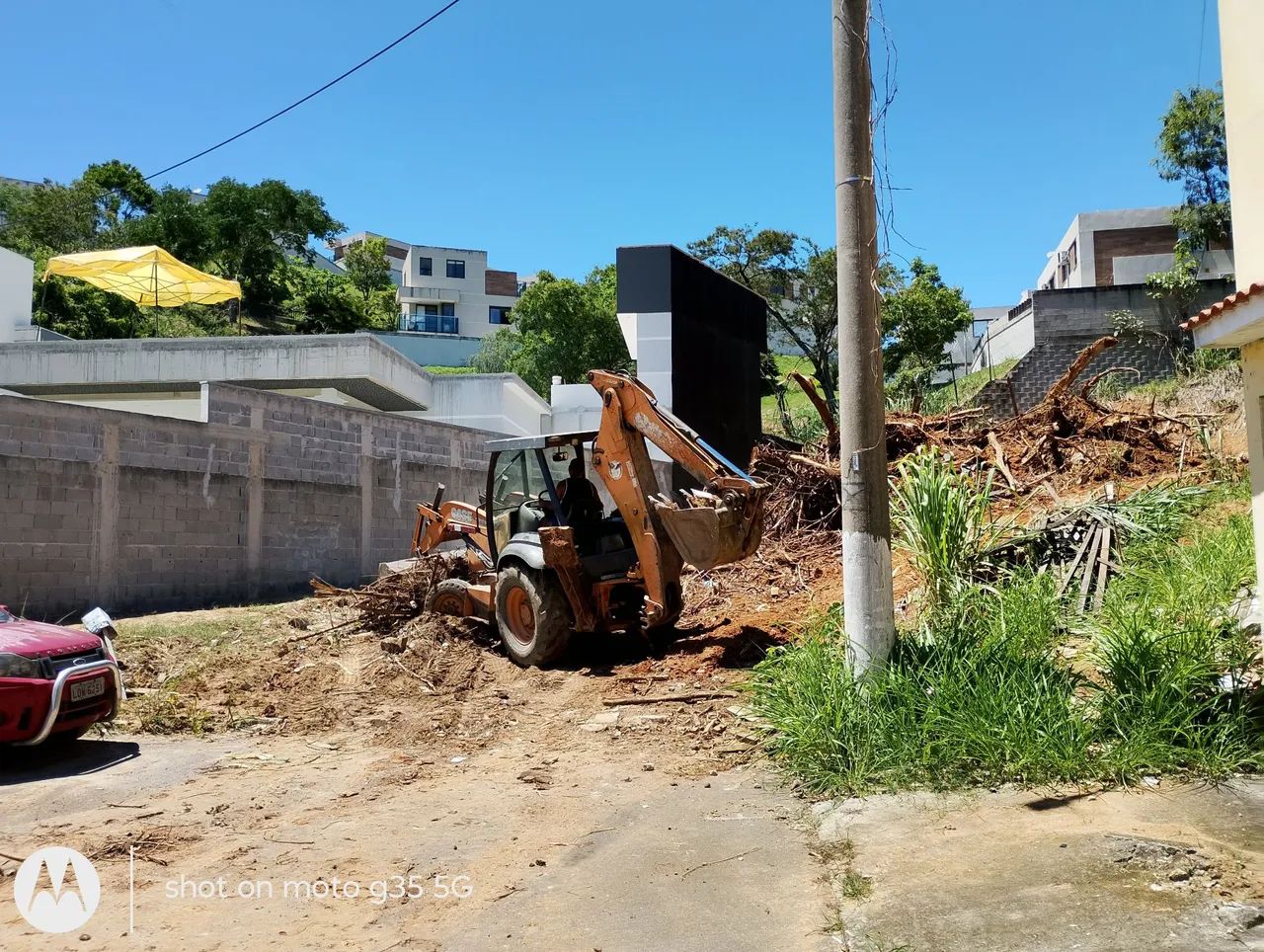 Aluguel de Retroescavadeira e caminhão  - Foto 3