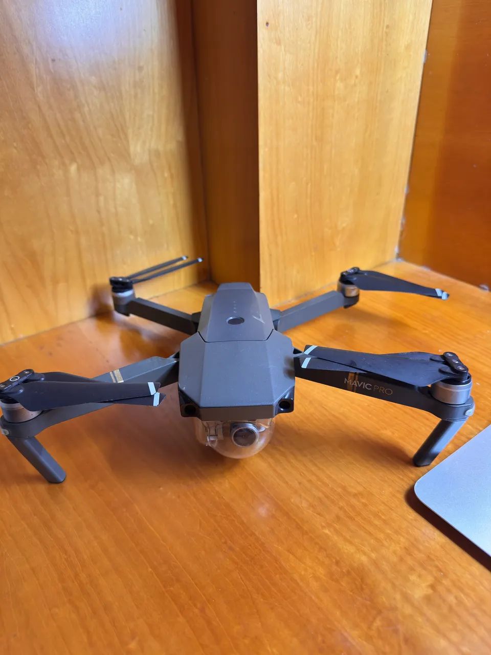 Drone DJI Mavic Pro + Controle + Bateria + Carregador e Acessórios