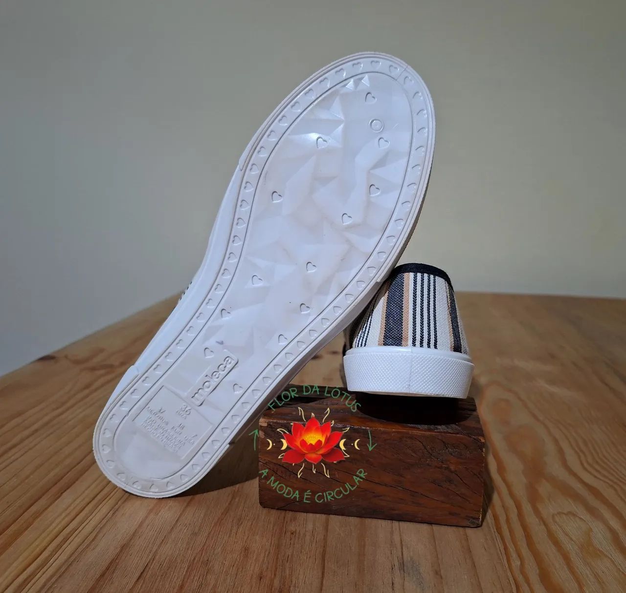 Tênis Slip On Listrado Moleca Tam.36 - Foto 5