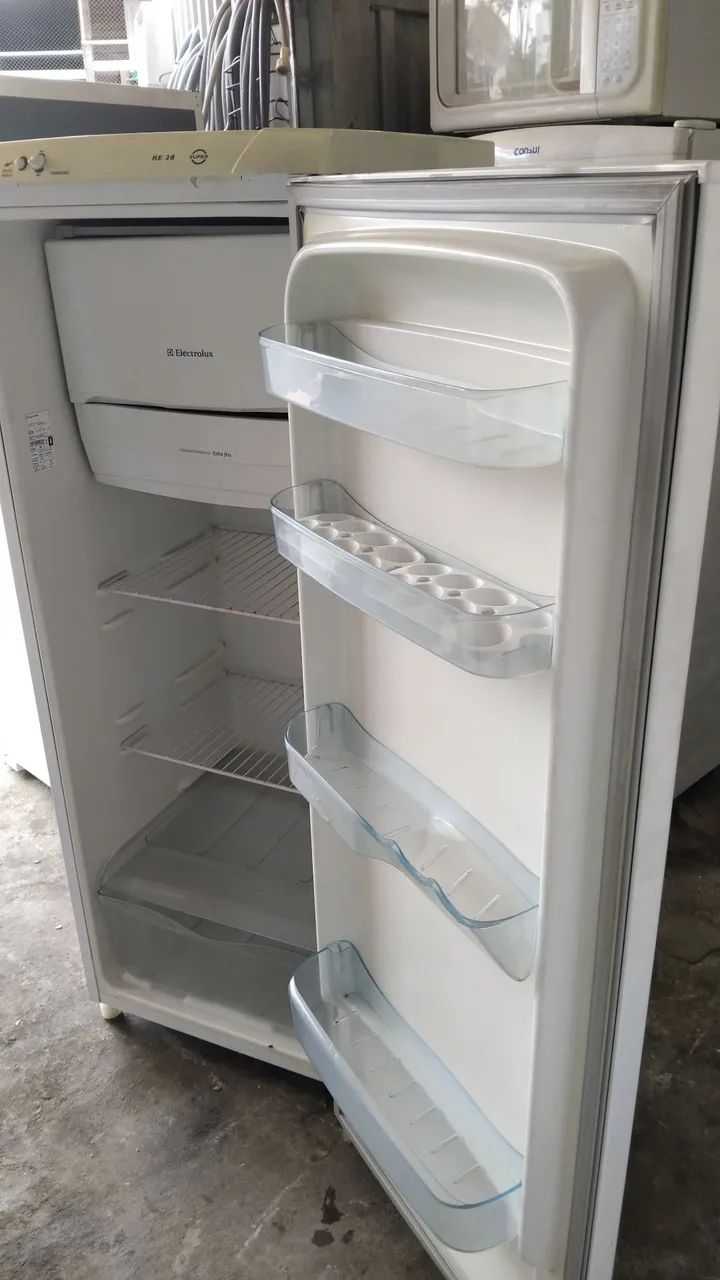 Geladeira Electrolux re28 - Foto 2