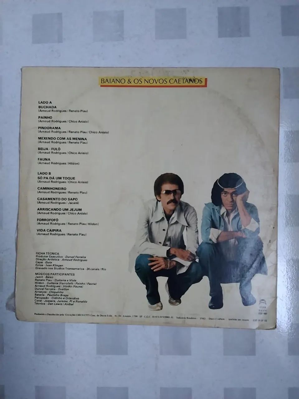 Lp vinil a volta bainos e os novos Caetanos - Foto 2