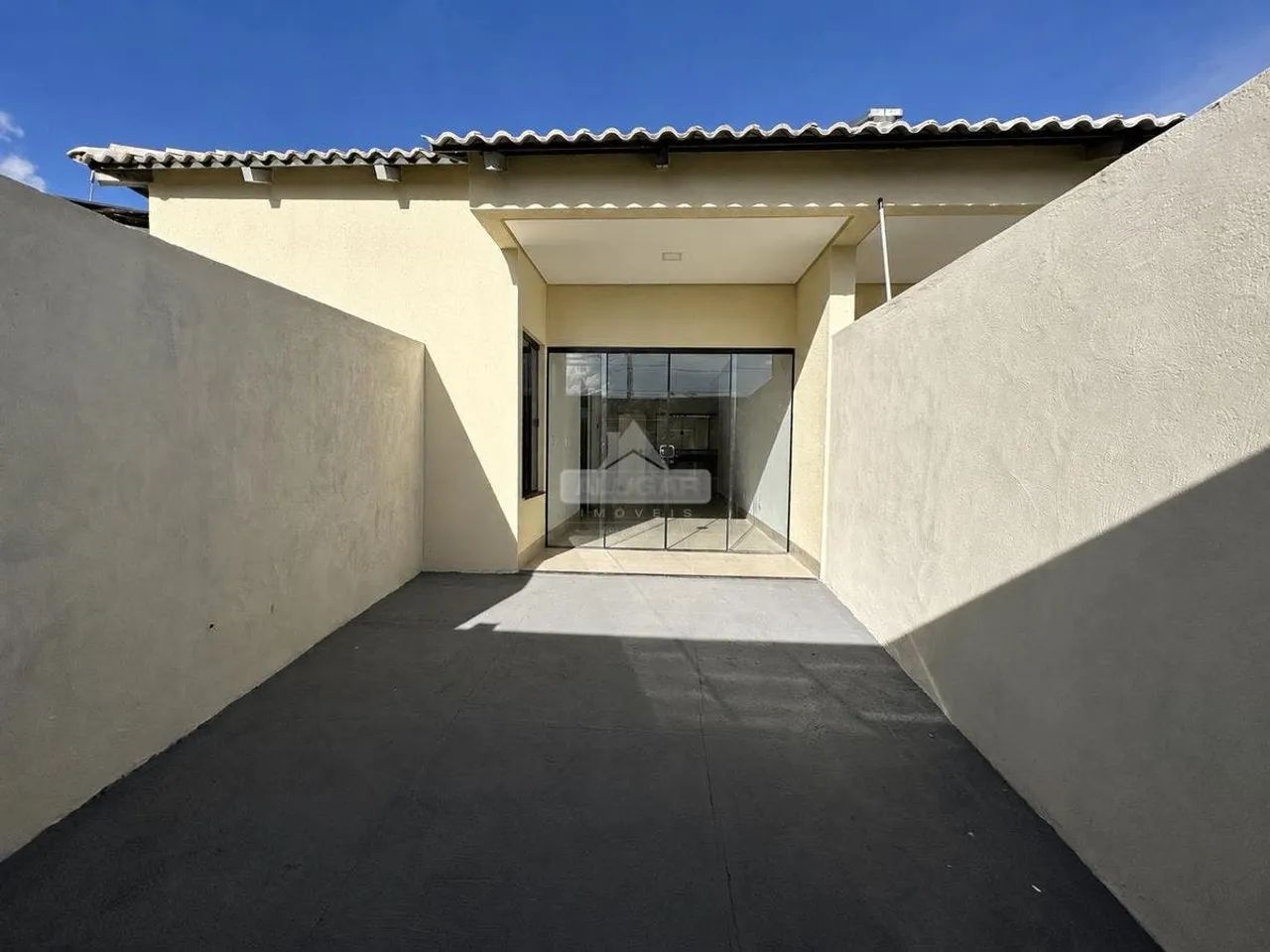 Casa - 2 quartos com garagem - Santa Bárbara