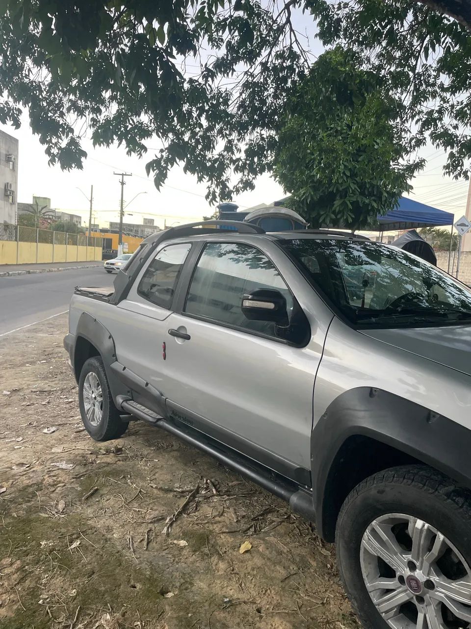 Fiat Strada Adventure1.8/ 1.8 Locker Flex CD 2011 - Foto 3