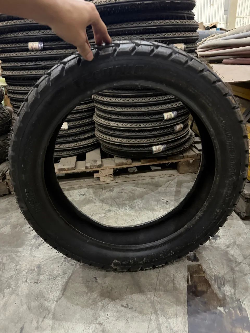 Pneu Technic 140/80.18 - Foto 2