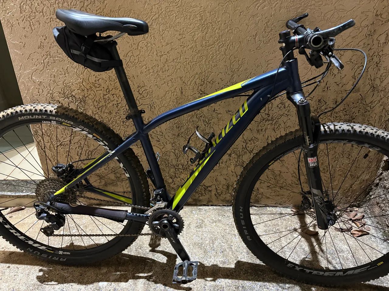 SPECIALIZED ROCKHOPPER