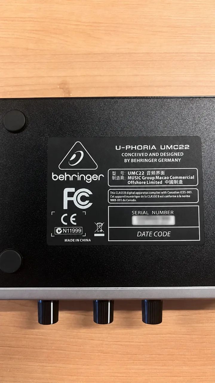 Interface De Áudio - Behringer U-phoria Umc22 - Foto 3