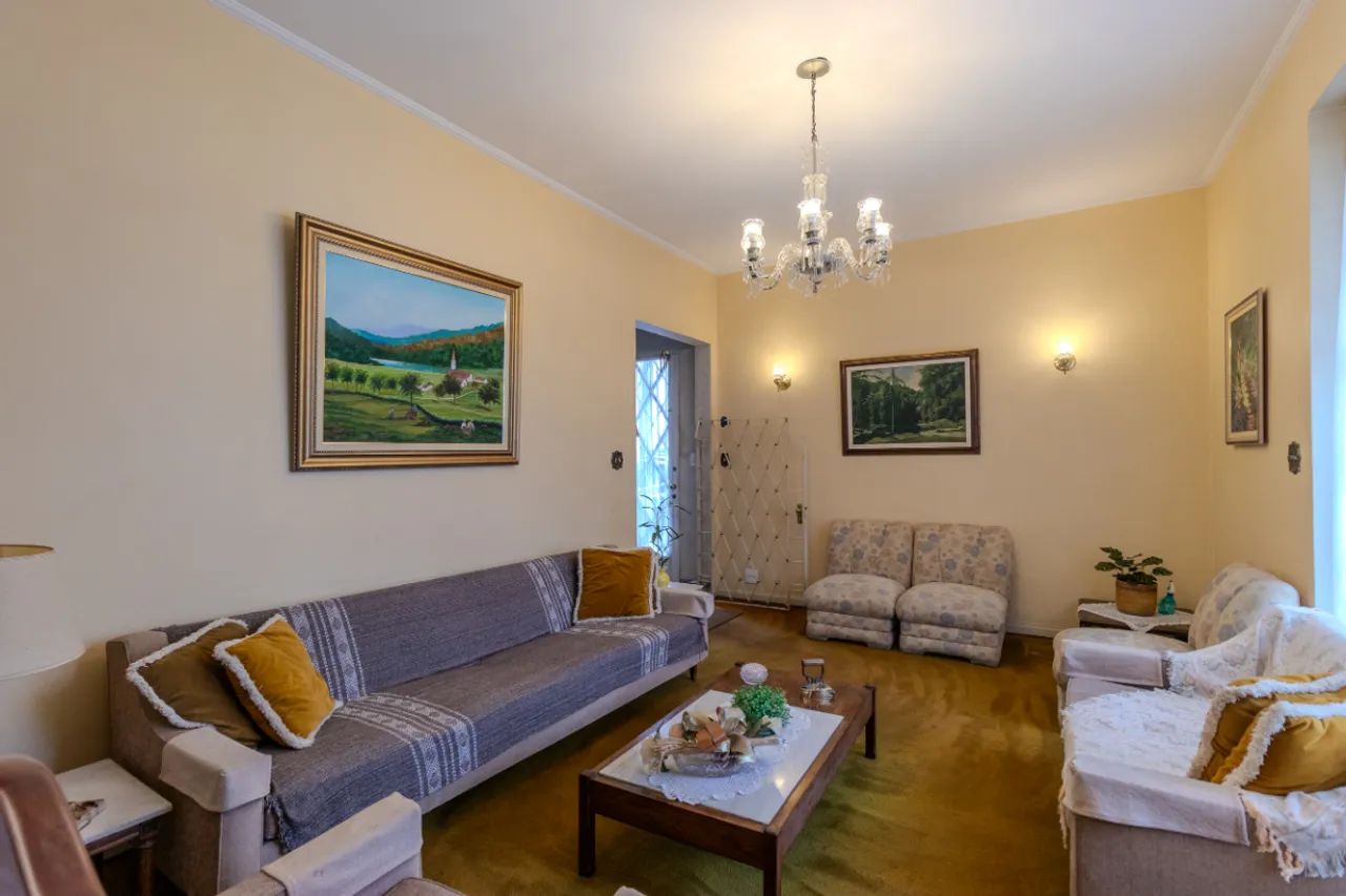 Casa para venda em Pacaembu com 3 quartos, 330m² - Foto 4