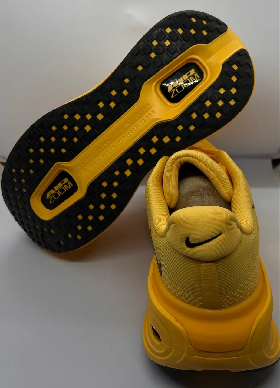 Nike Vomero Premium na cor amarela - Foto 4