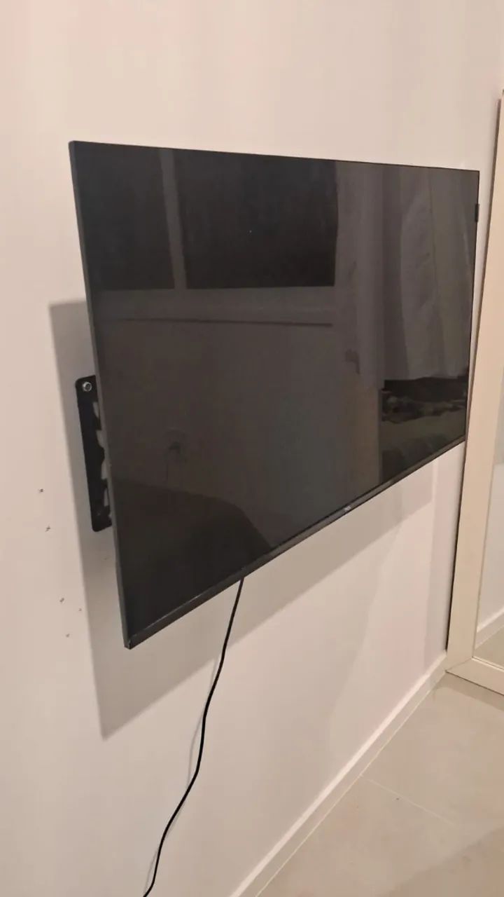 TV SMART FULL HD 40 POLEGADAS TCL - nova 1 mes de uso