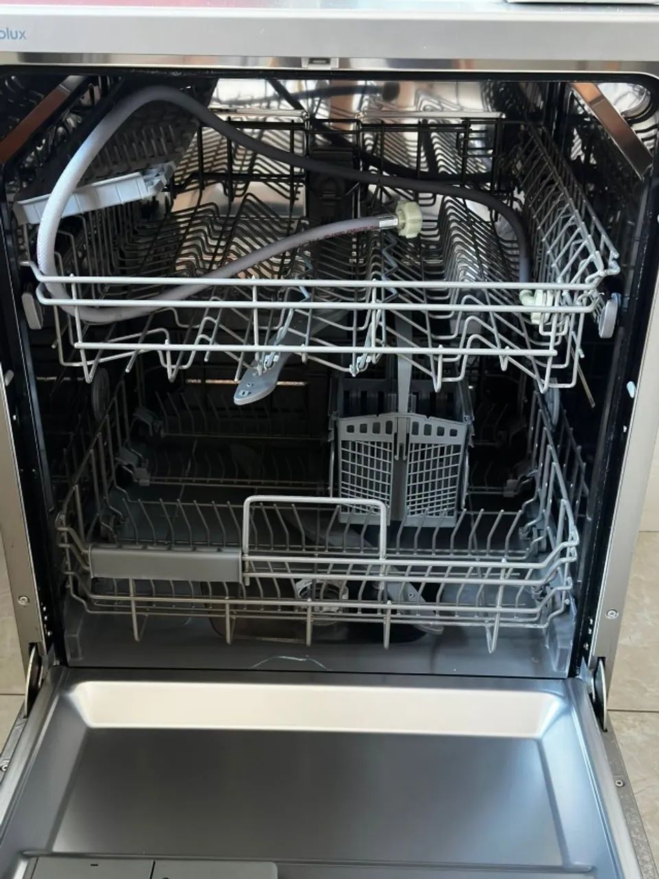 LAVA LOUÇAS ELECTROLUX  - Foto 2