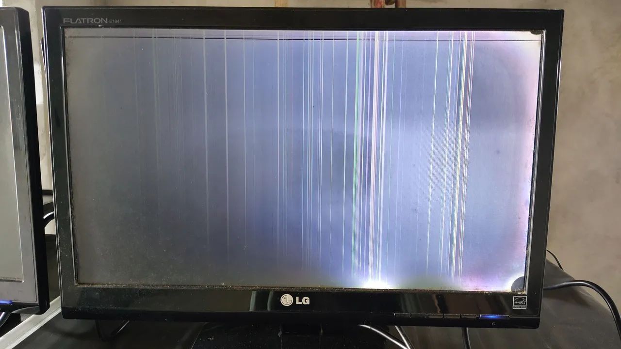 Monitor LG 19 polegadas com defeito. - Foto 2